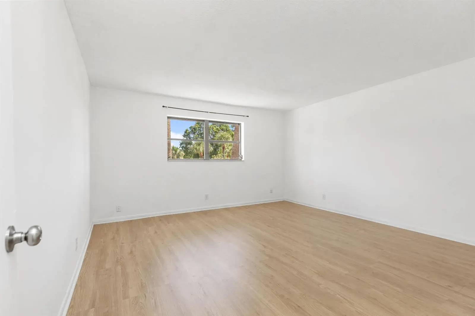 4851 NW 21st Street # 203, Lauderhill FL 33313