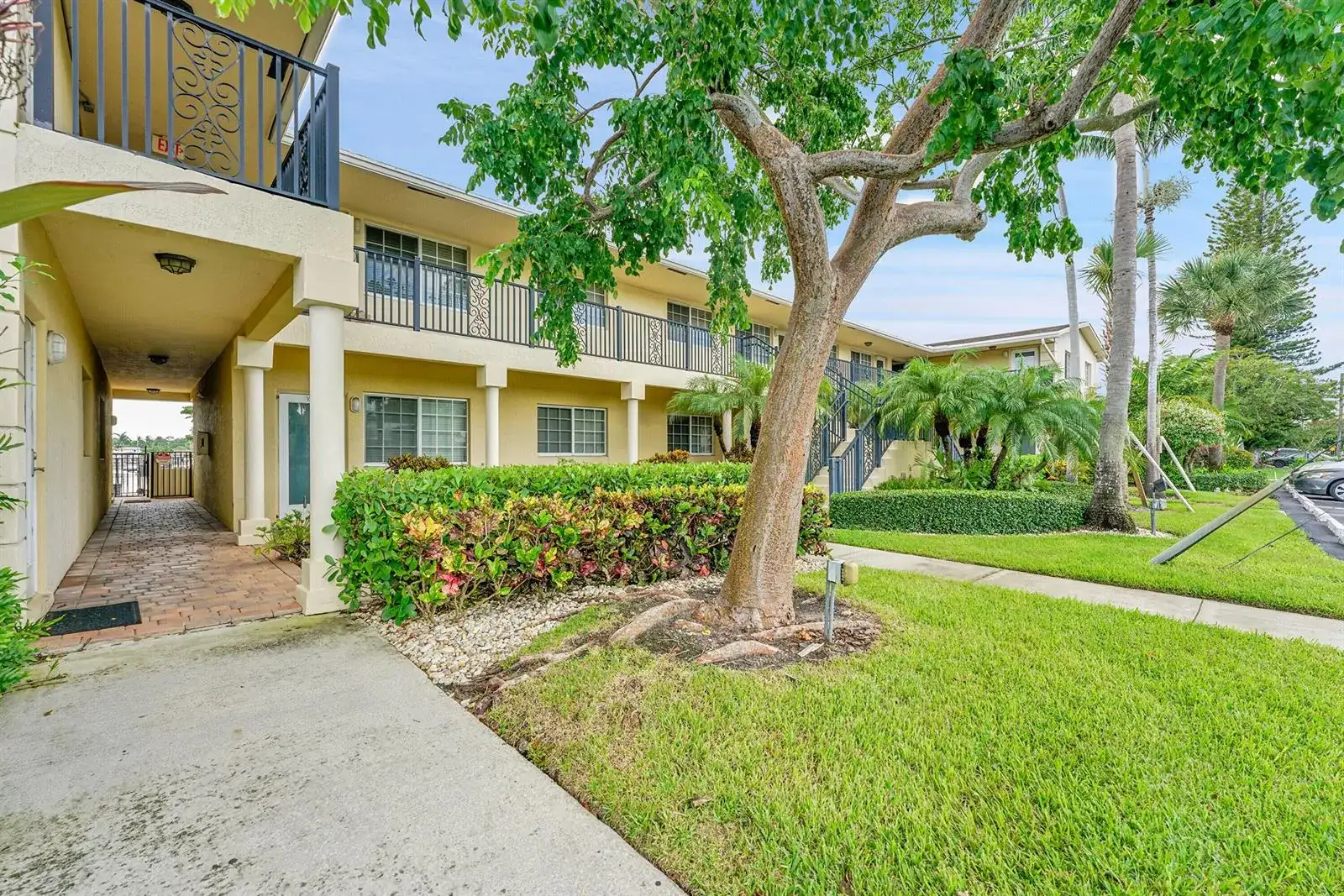 410 SW 15TH Street # 202, Pompano Beach FL 33060 photo 2