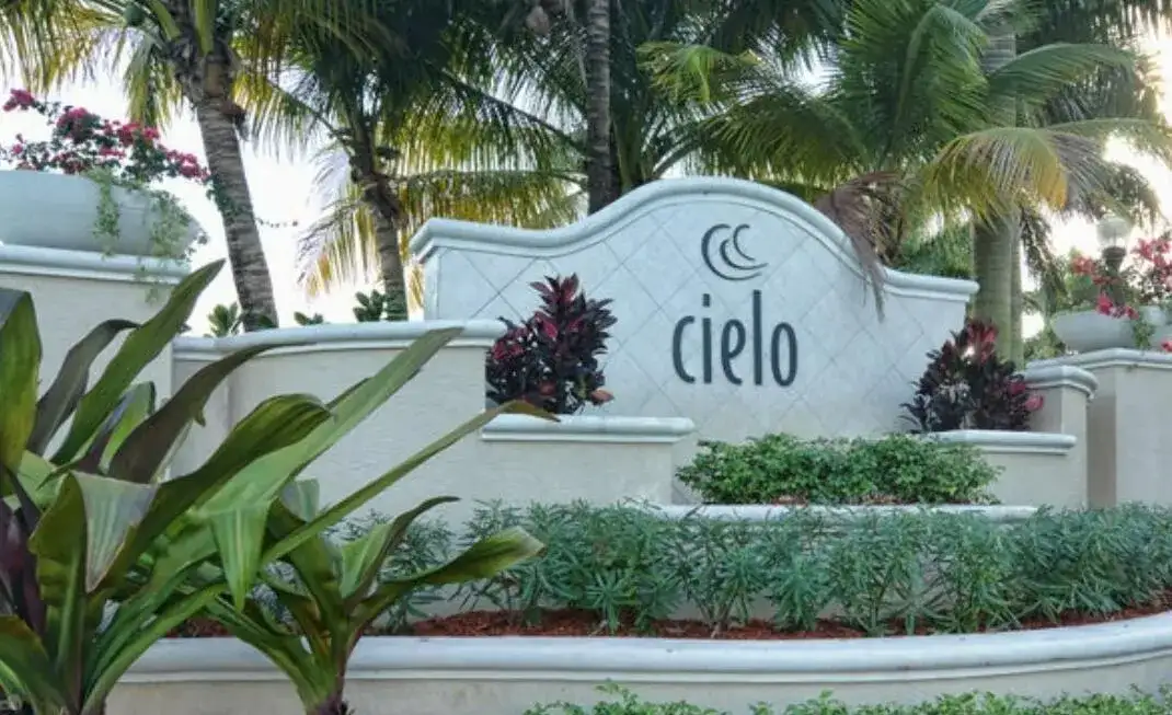 5021 VINE CLIFF Way W, Palm Beach Gardens FL 33418 photo 4