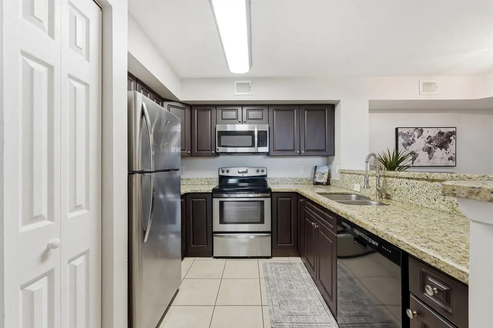 1707 VILLAGE Boulevard # 108, West Palm Beach FL 33409 photo 4