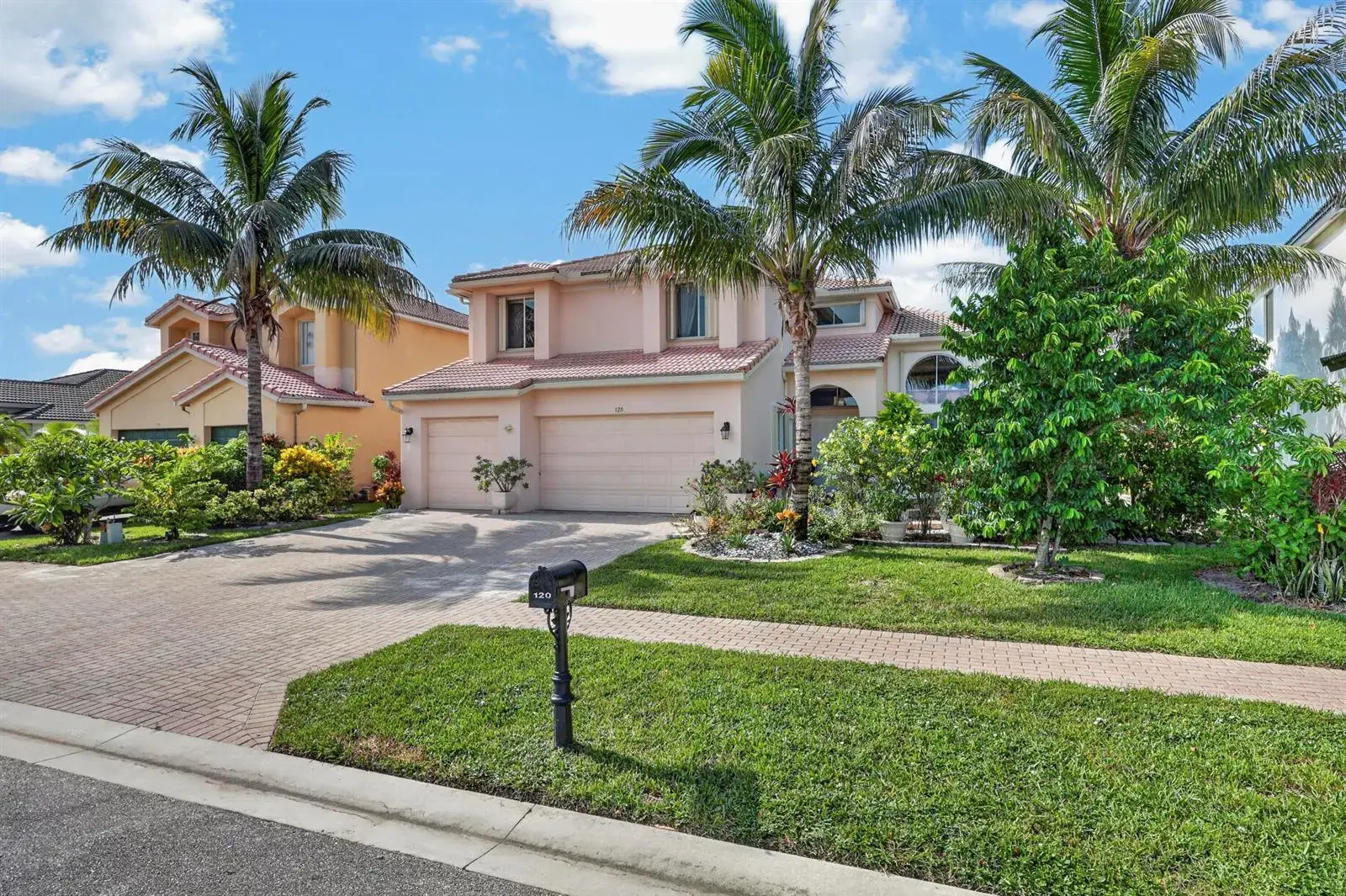 120 ISOLA Circle, Royal Palm Beach FL 33411