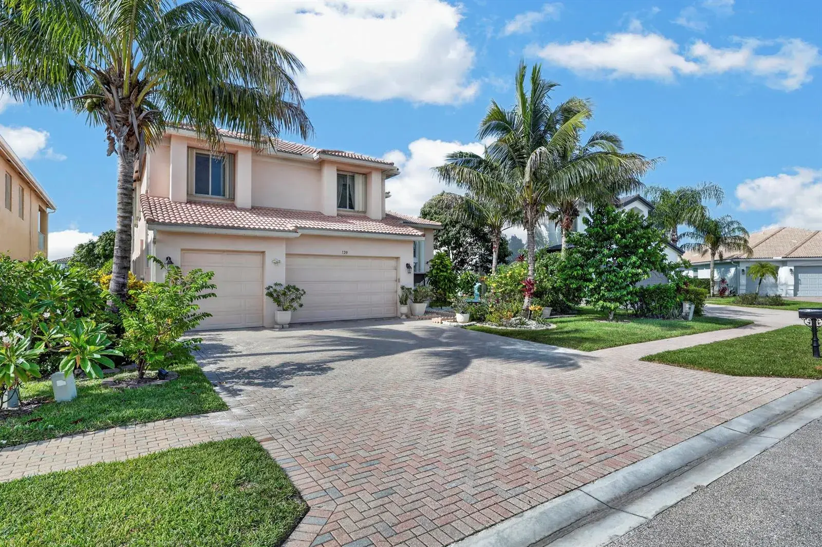 120 ISOLA Circle, Royal Palm Beach FL 33411