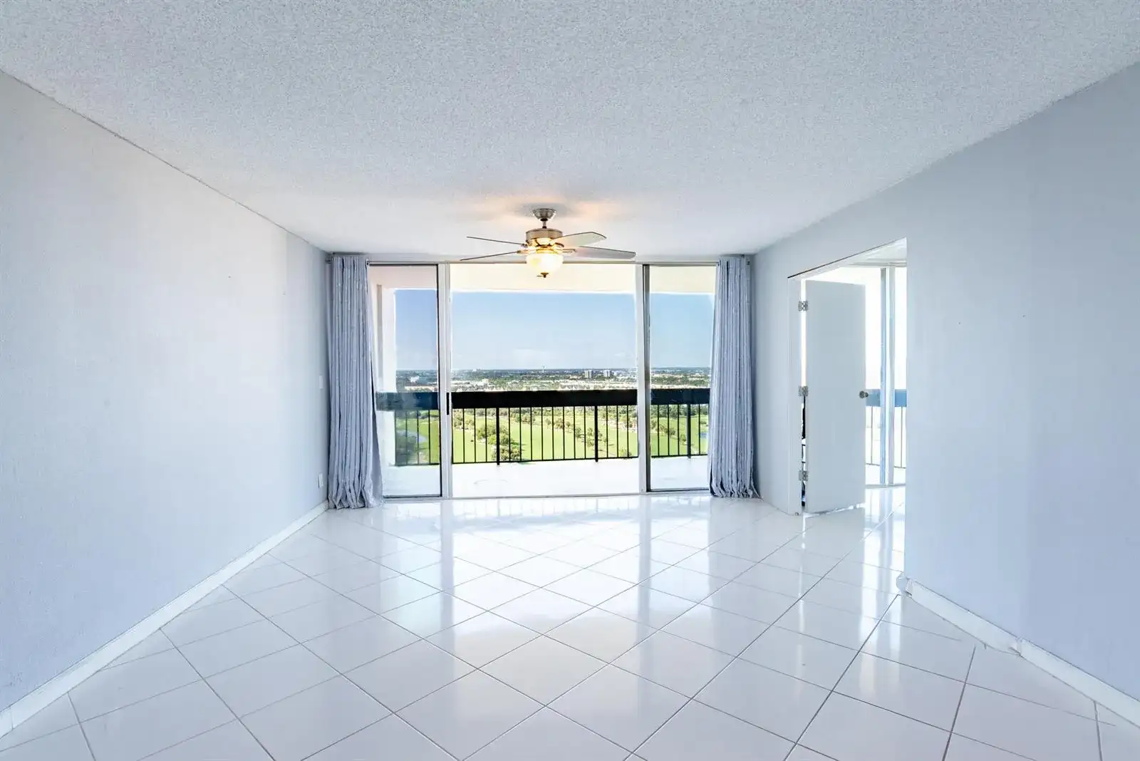 2400 PRESIDENTIAL Way, West Palm Beach FL 33401 photo 3