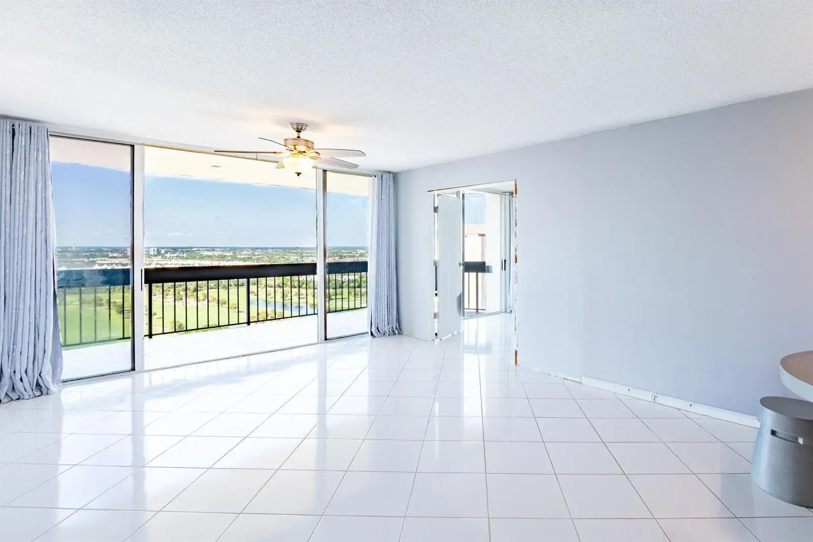 2400 PRESIDENTIAL Way, West Palm Beach FL 33401