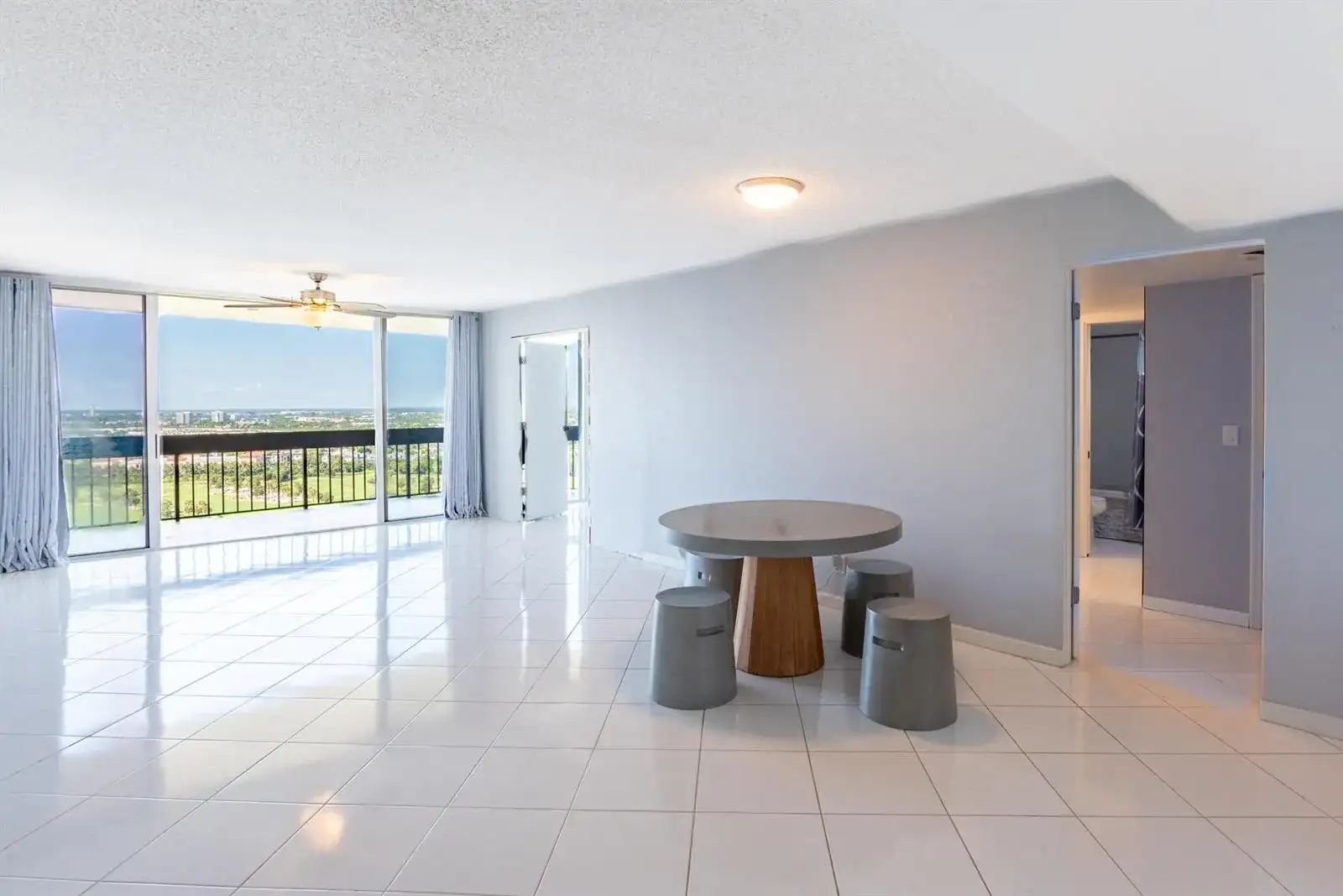 2400 PRESIDENTIAL Way, West Palm Beach FL 33401 photo 5
