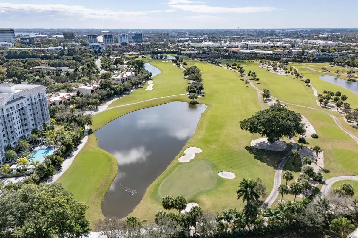 2400 PRESIDENTIAL Way, West Palm Beach FL 33401