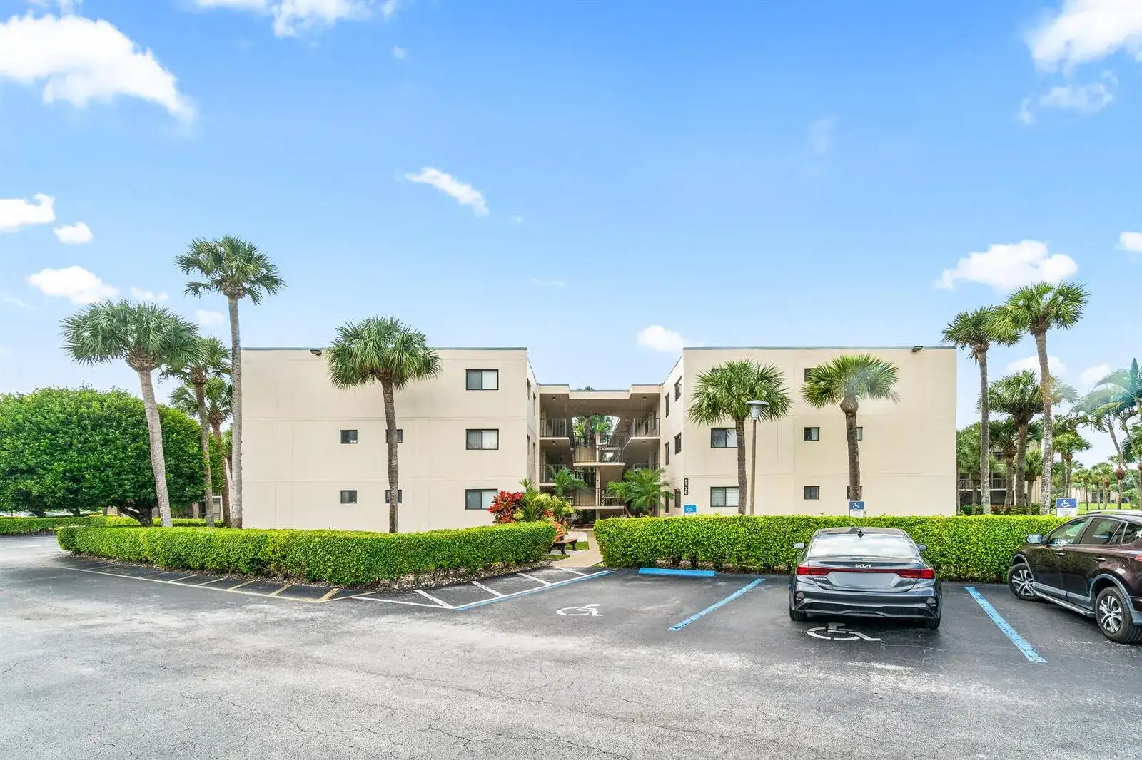 5370 LAS VERDES Circle # 209, Delray Beach FL 33484 photo 3