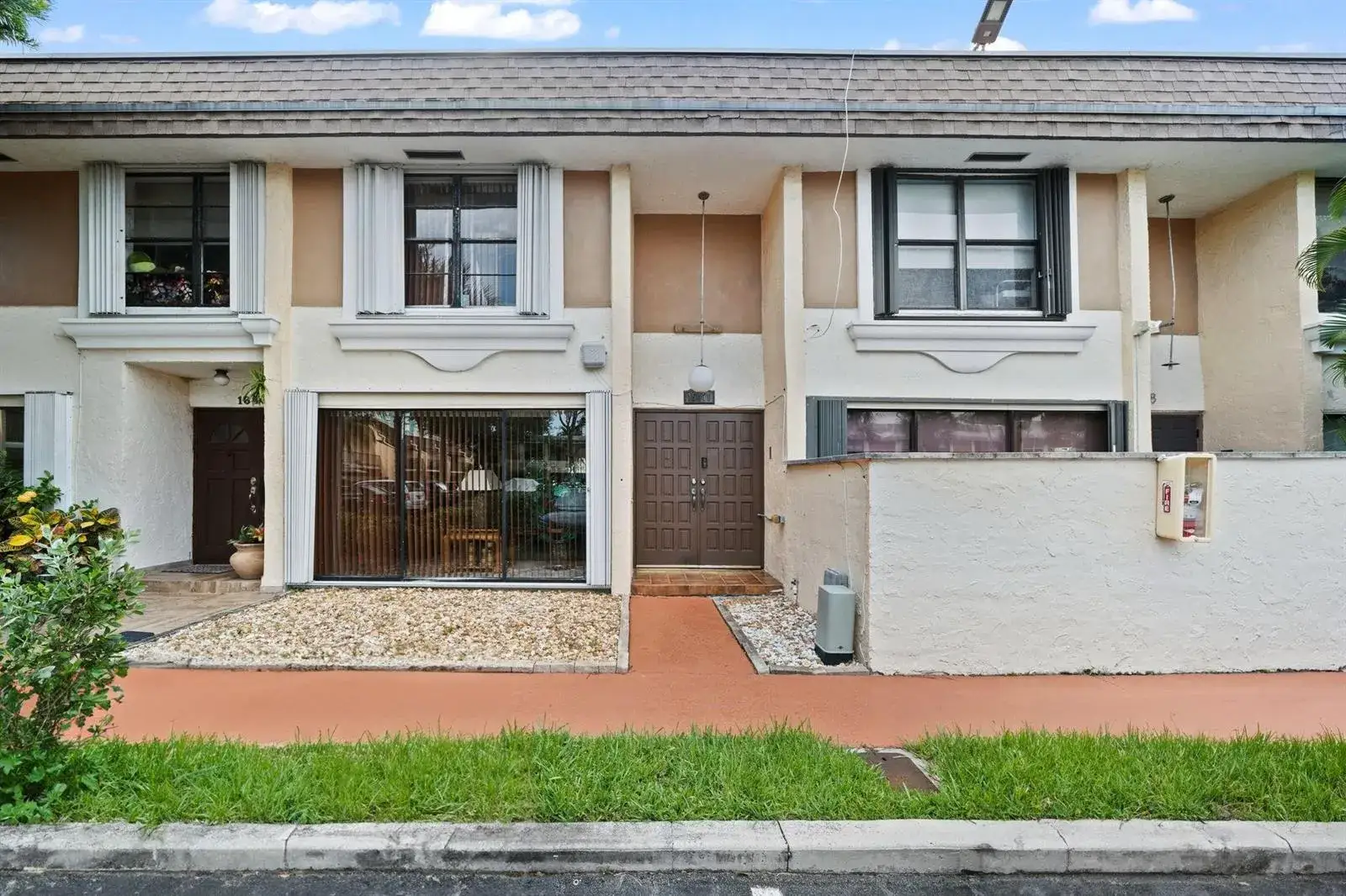 16470 NE 27TH Place # 35, North Miami Beach FL 33160