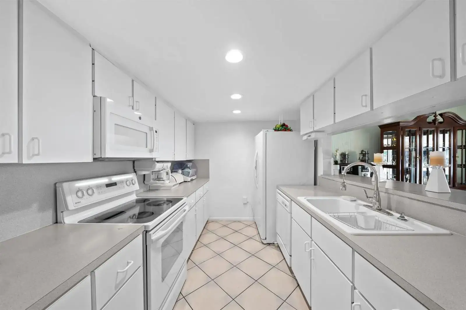16470 NE 27TH Place # 35, North Miami Beach FL 33160 photo 5
