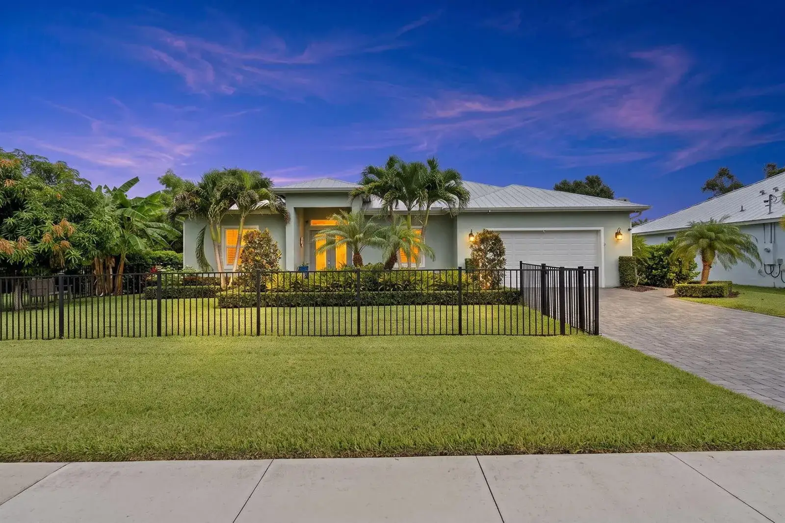 232 SW INDIAN GROVES Drive, Stuart FL 34994