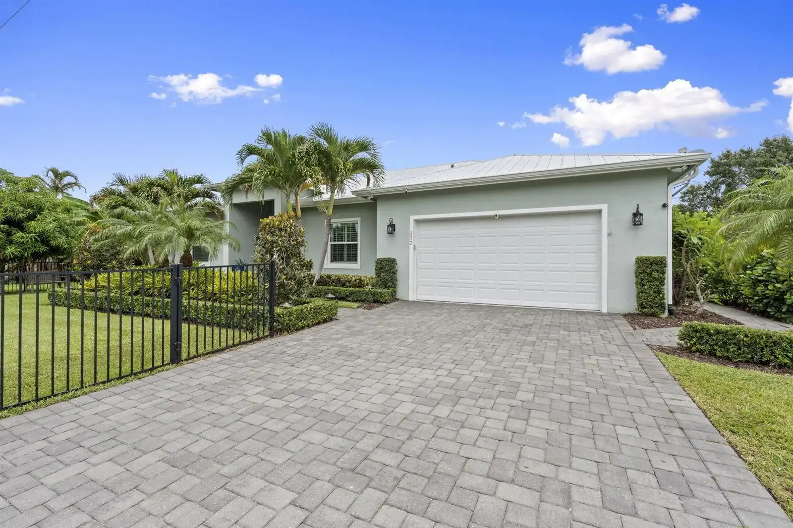 232 SW INDIAN GROVES Drive, Stuart FL 34994 photo 2
