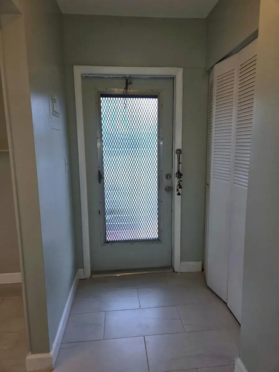 5071 W OAKLAND PARK Boulevard # 109, Lauderdale Lakes FL 33313 photo 2