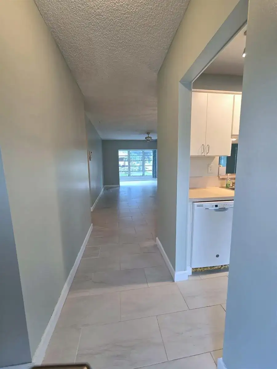 5071 W OAKLAND PARK Boulevard # 109, Lauderdale Lakes FL 33313 photo 4