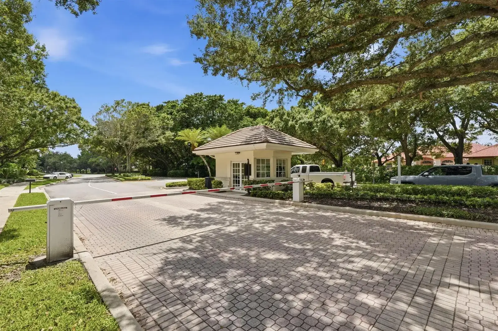 8288 MAN O WAR Road, Palm Beach Gardens FL 33418 photo 2