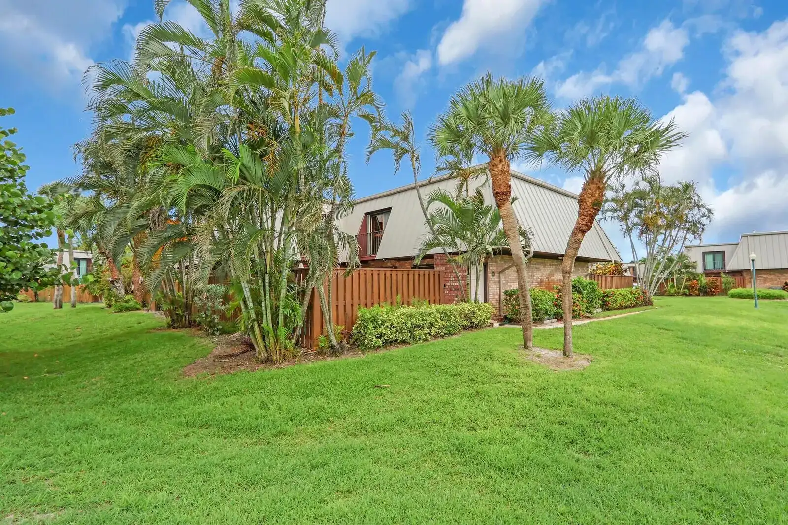 1420 OCEAN Way # 7D, Jupiter FL 33477