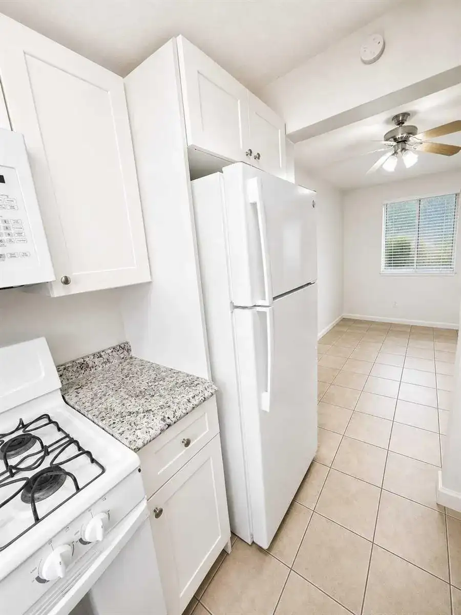 4655 Palm Avenue # 205, Hialeah FL 33012 photo 4