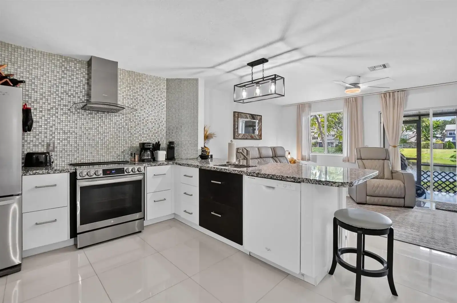 2260 Discovery Circle W, Deerfield Beach FL 33442 photo 4