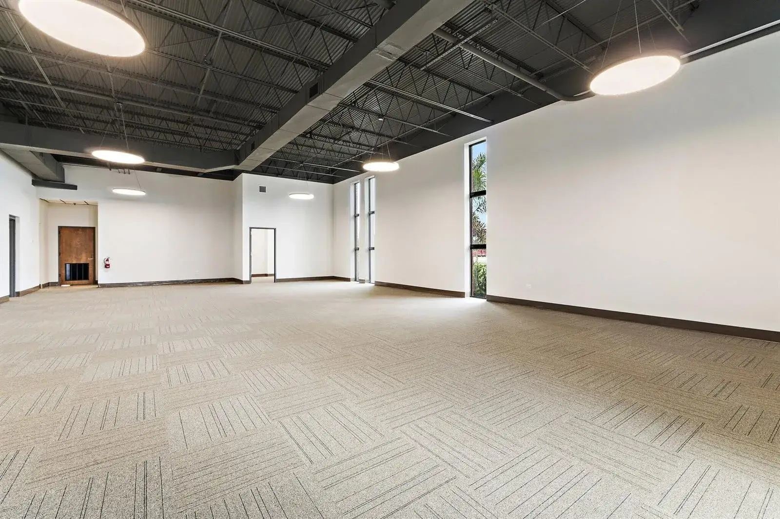5900 N AUSTRALIAN Avenue, Mangonia Park FL 33407