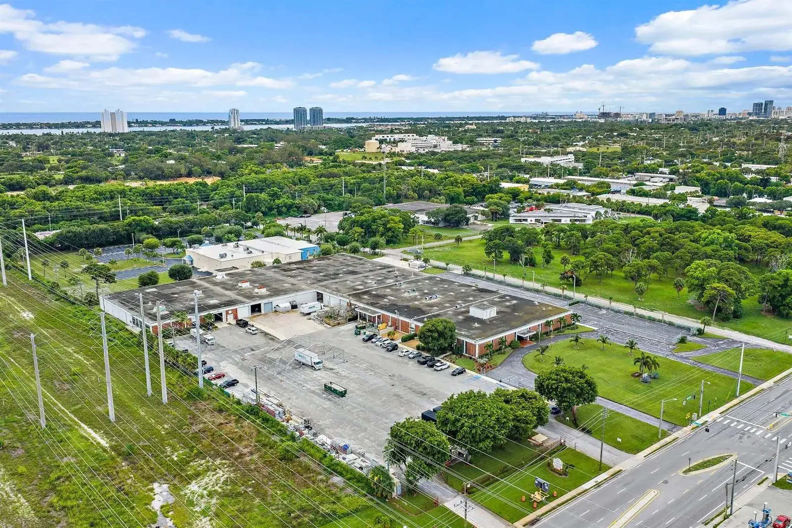 5900 N AUSTRALIAN Avenue, Mangonia Park FL 33407 photo 2