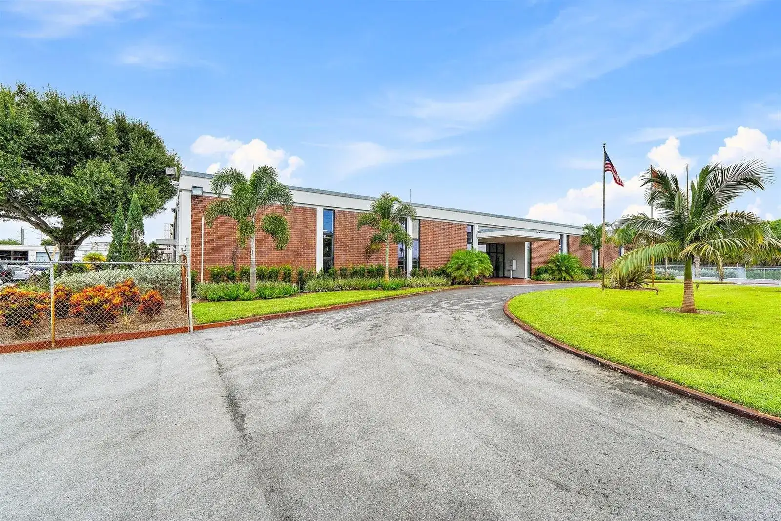 5900 N AUSTRALIAN Avenue, Mangonia Park FL 33407 photo 3