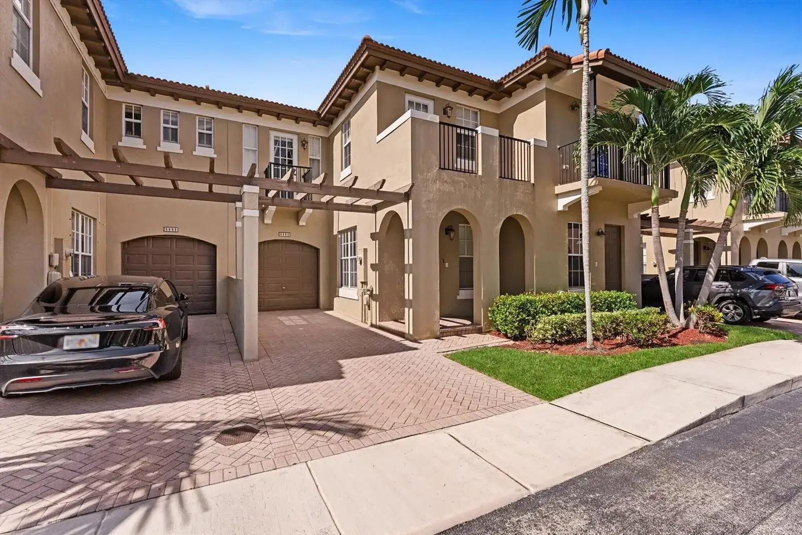 6884 JULIA GARDENS Drive, Coconut Creek FL 33073 photo 3