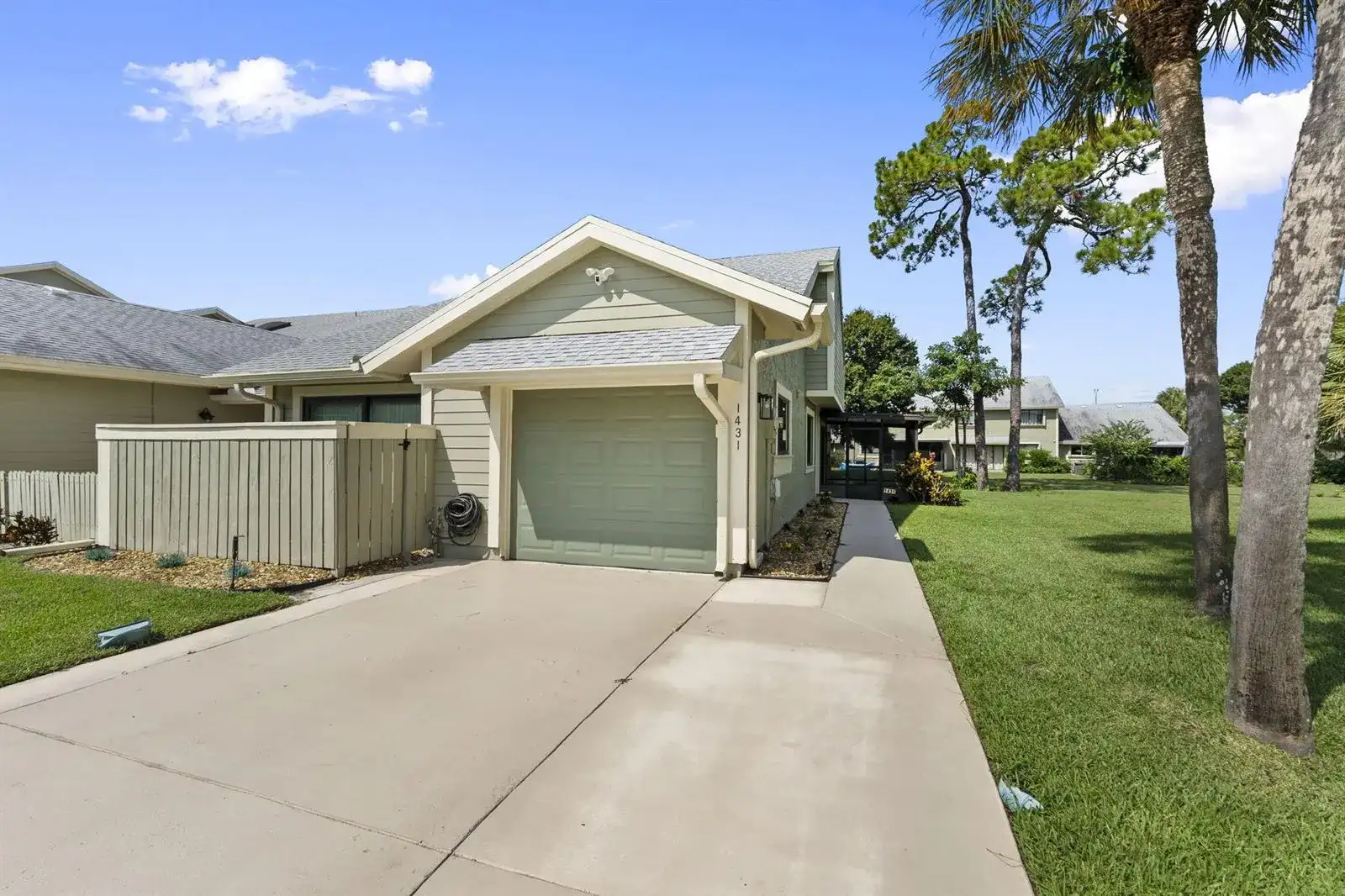 1431 SE COLCHESTER Circle, Port St. Lucie FL 34952 photo 2