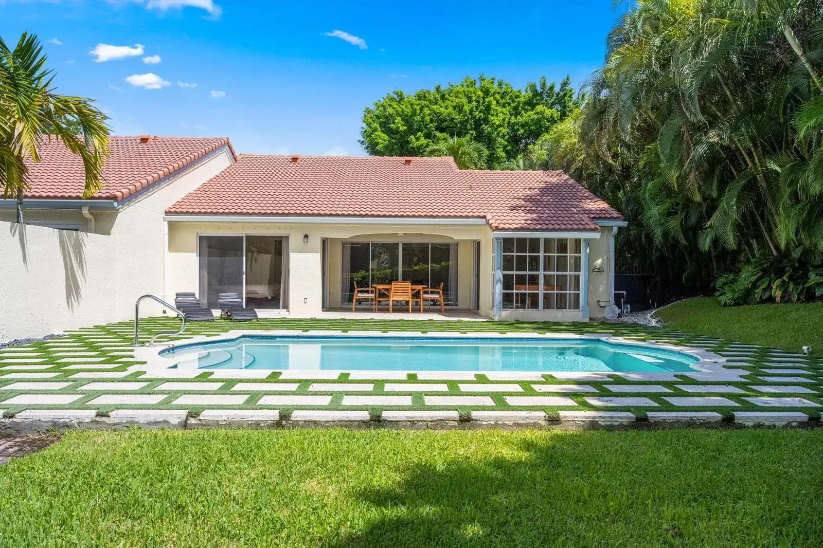 2236 Las Casitas Drive, Wellington FL 33414 photo 2