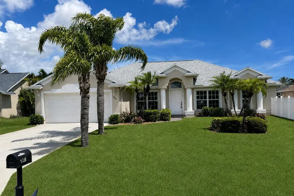 441 SE NOME Drive, Port St. Lucie FL 34984