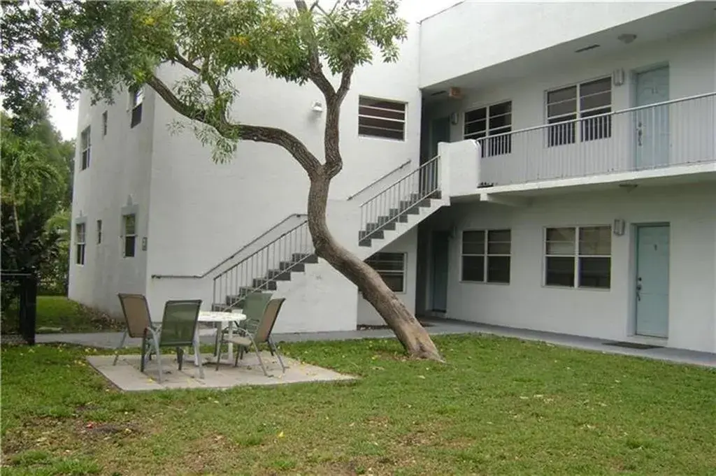 1925 Madison Street # 17, Hollywood FL 33020