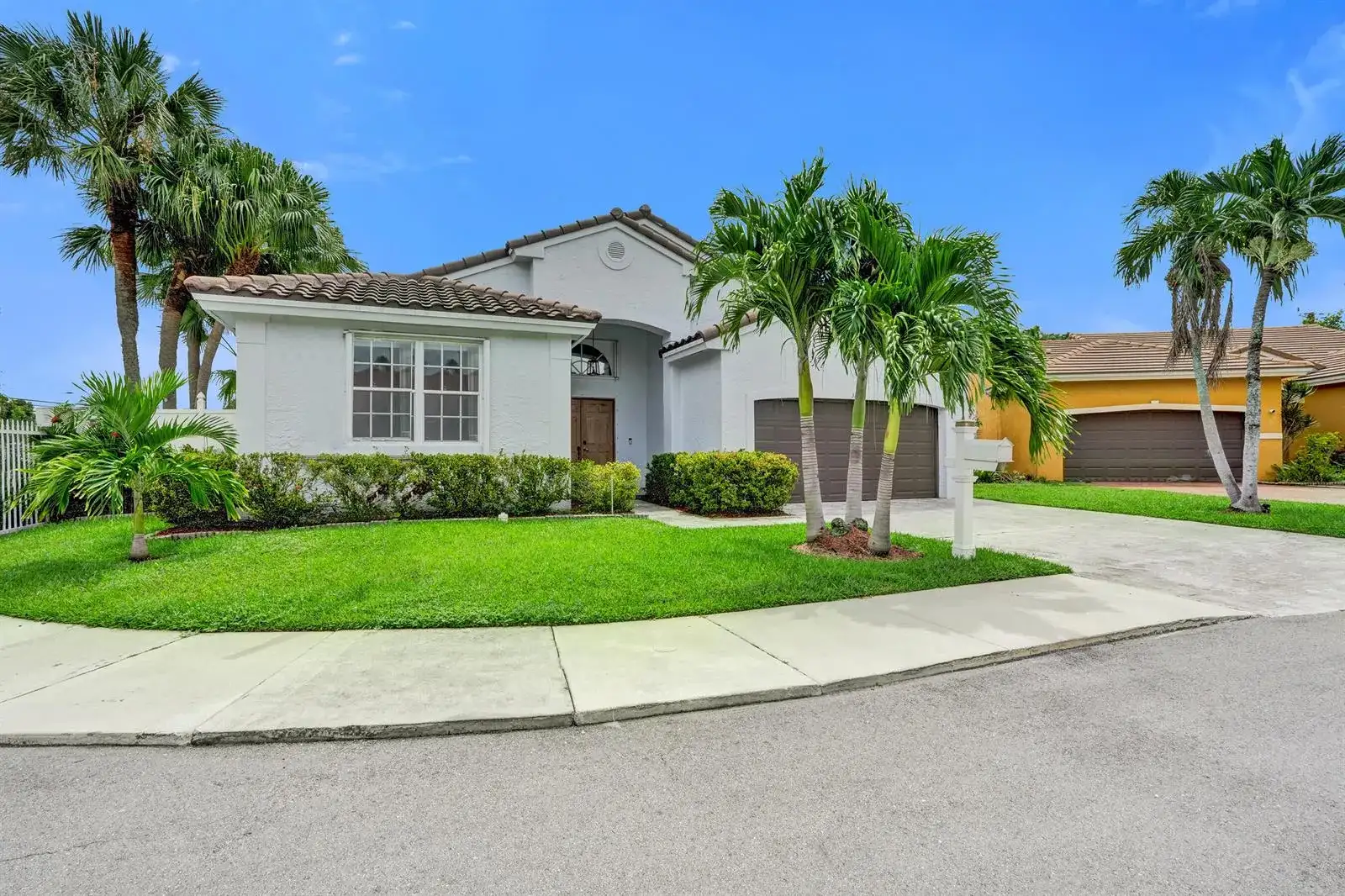 3274 NW 22ND Avenue, Oakland Park FL 33309 photo 2
