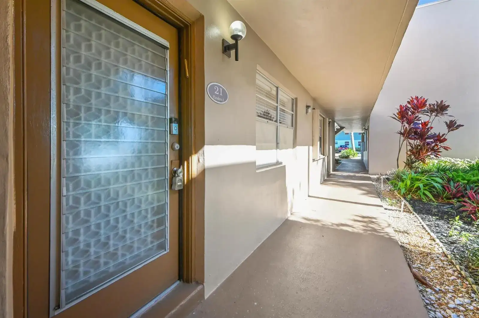 21 Flanders A, Delray Beach FL 33484 photo 2