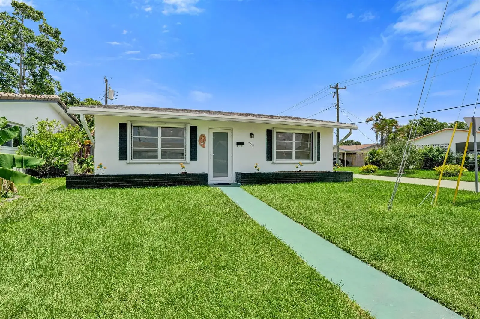 4900 NW 27 Terrace, Tamarac FL 33309