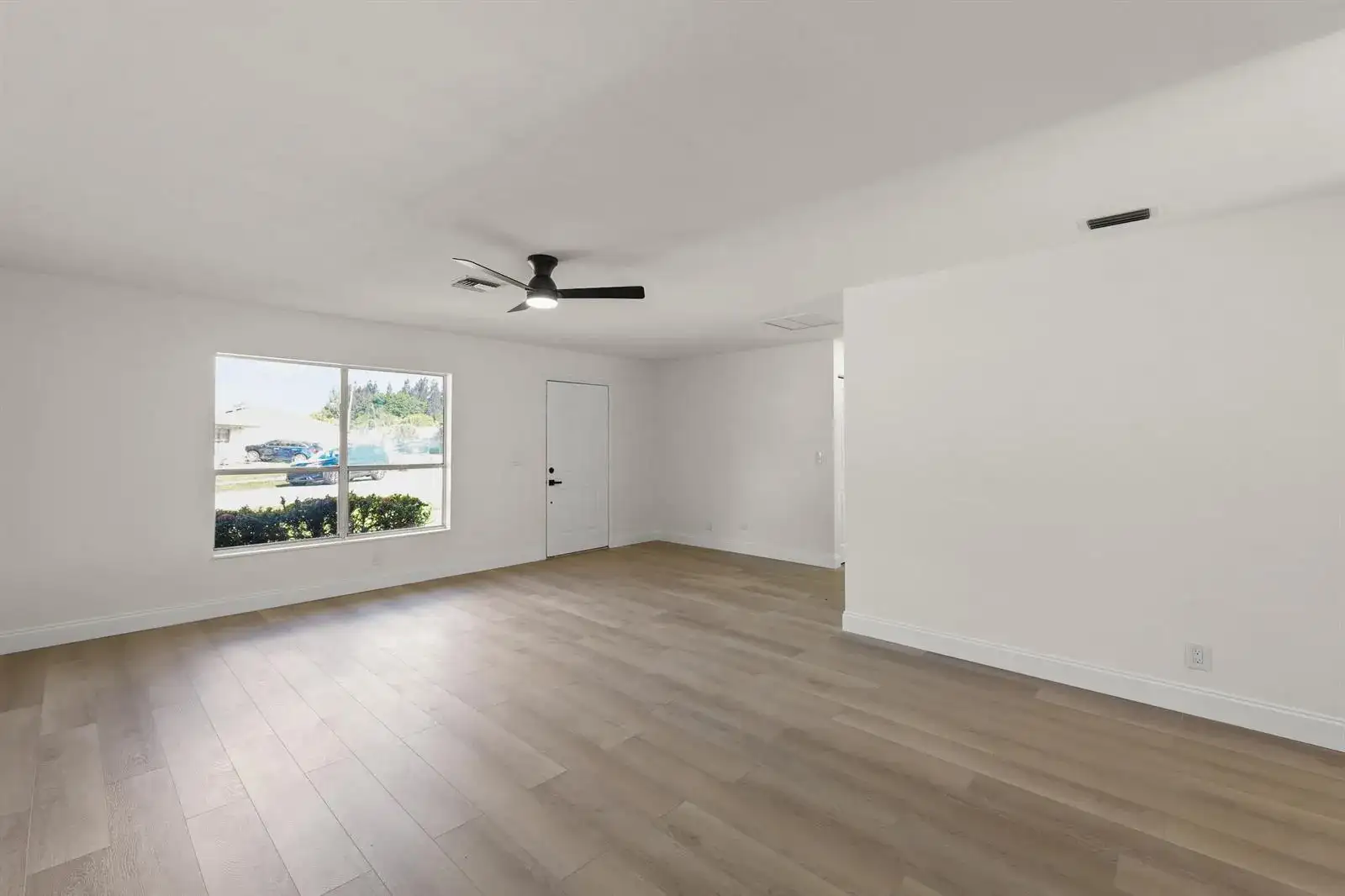 7406 Willow Spring Circle N, Boynton Beach FL 33436 photo 2