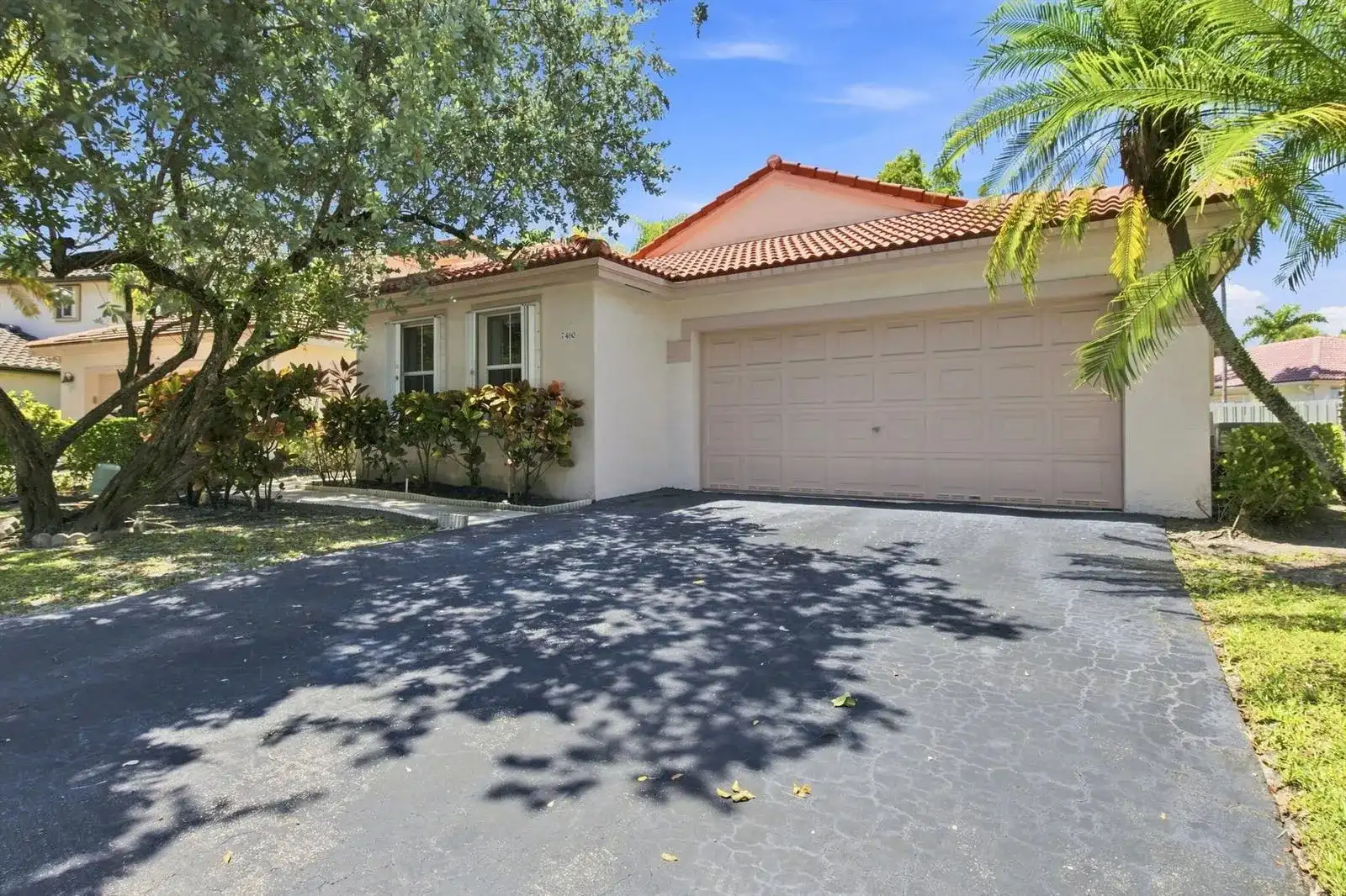 7460 NW 1st Manor, Plantation FL 33317