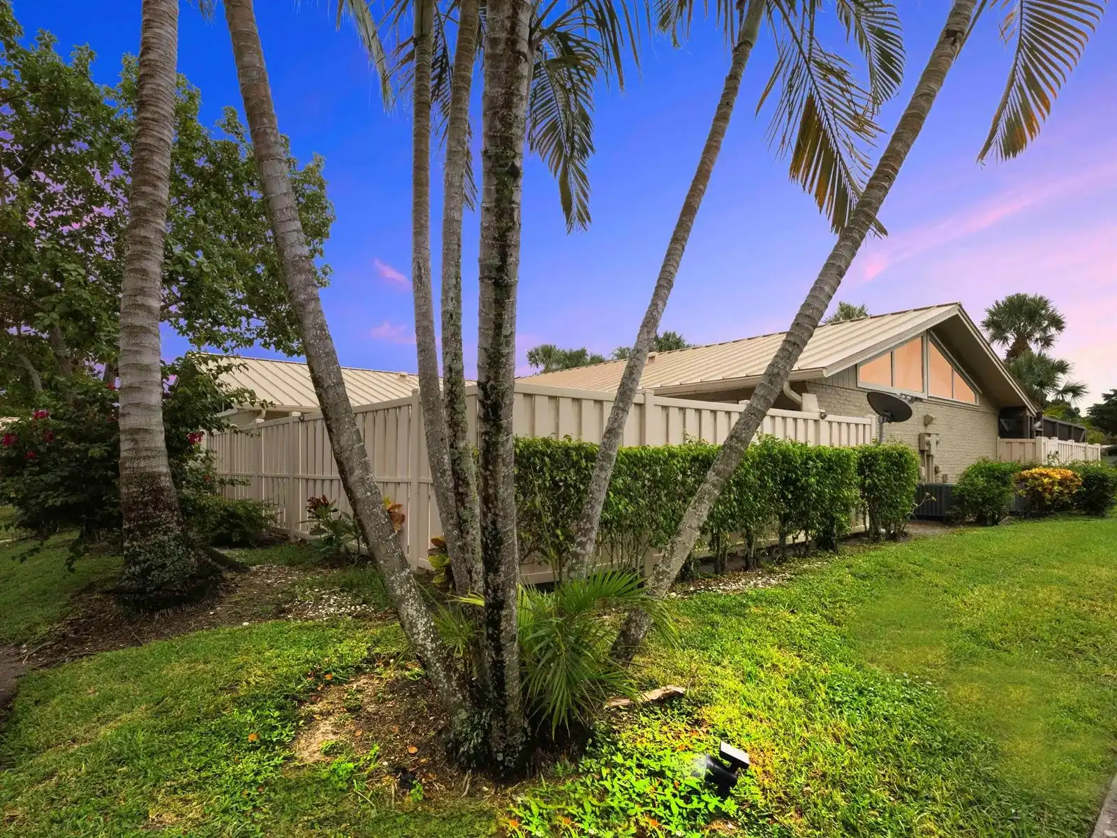 5933 GOLDEN EAGLE Circle, Palm Beach Gardens FL 33418