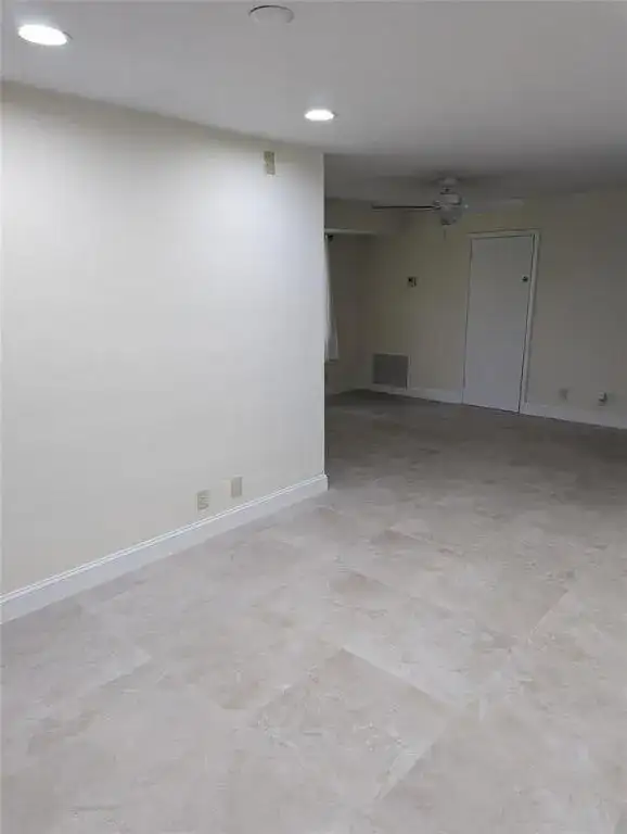 5220 NE 14th Way # 8, Fort Lauderdale FL 33334 photo 2
