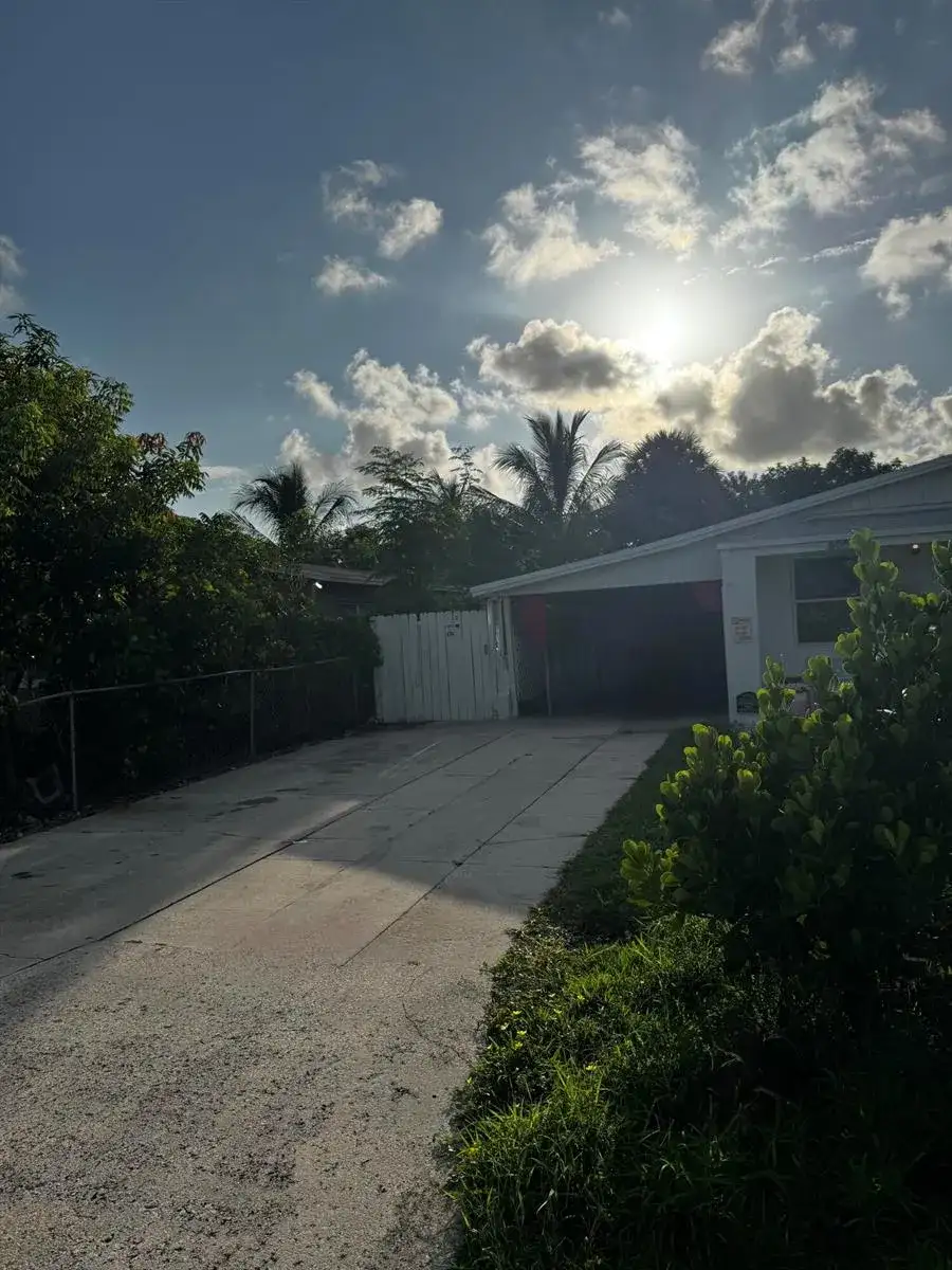 608 NE 2ND # 2, Boynton Beach FL 33435 photo 2