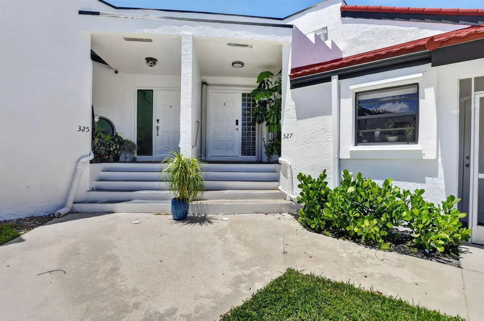 327 NW 36TH Avenue, Deerfield Beach FL 33442 photo 2