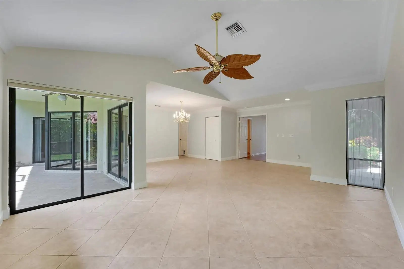 13 Lexington Lane E # A, Palm Beach Gardens FL 33418 photo 4