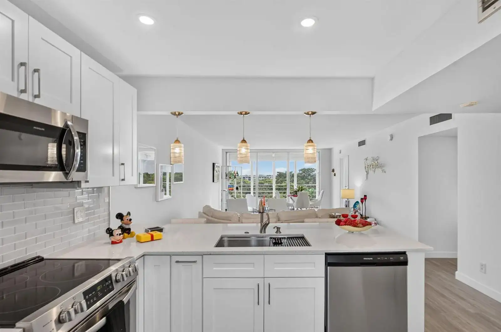575 Oaks Lane # 709, Pompano Beach FL 33069 photo 2
