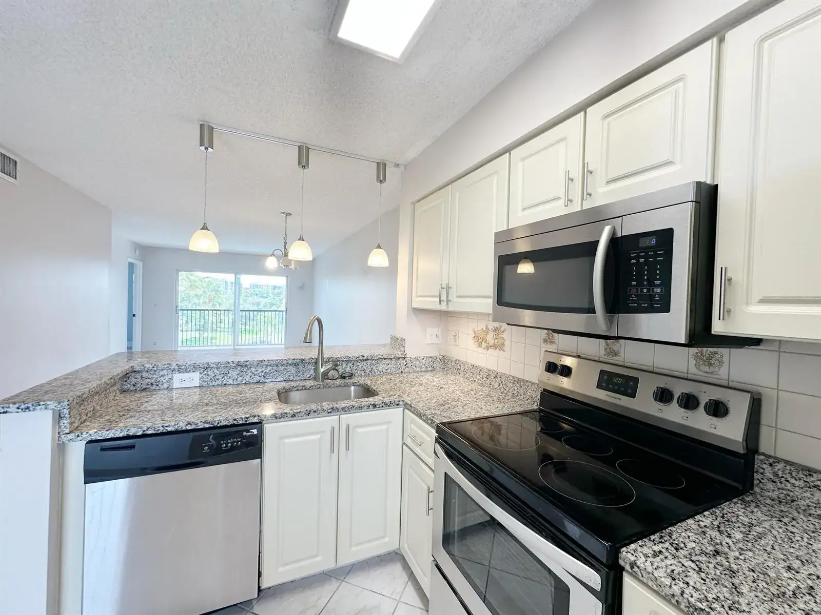 2220 N CYPRESS BEND Drive # 503, Pompano Beach FL 33069