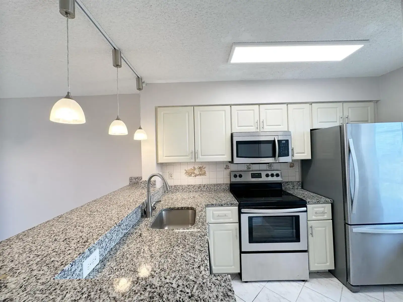 2220 N CYPRESS BEND Drive # 503, Pompano Beach FL 33069 photo 3