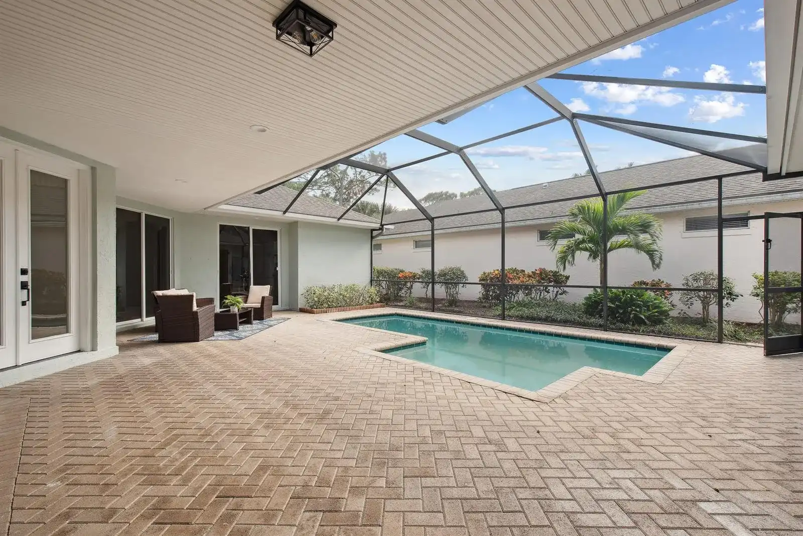 1018 CAROLINA Circle SW, Vero Beach FL 32962
