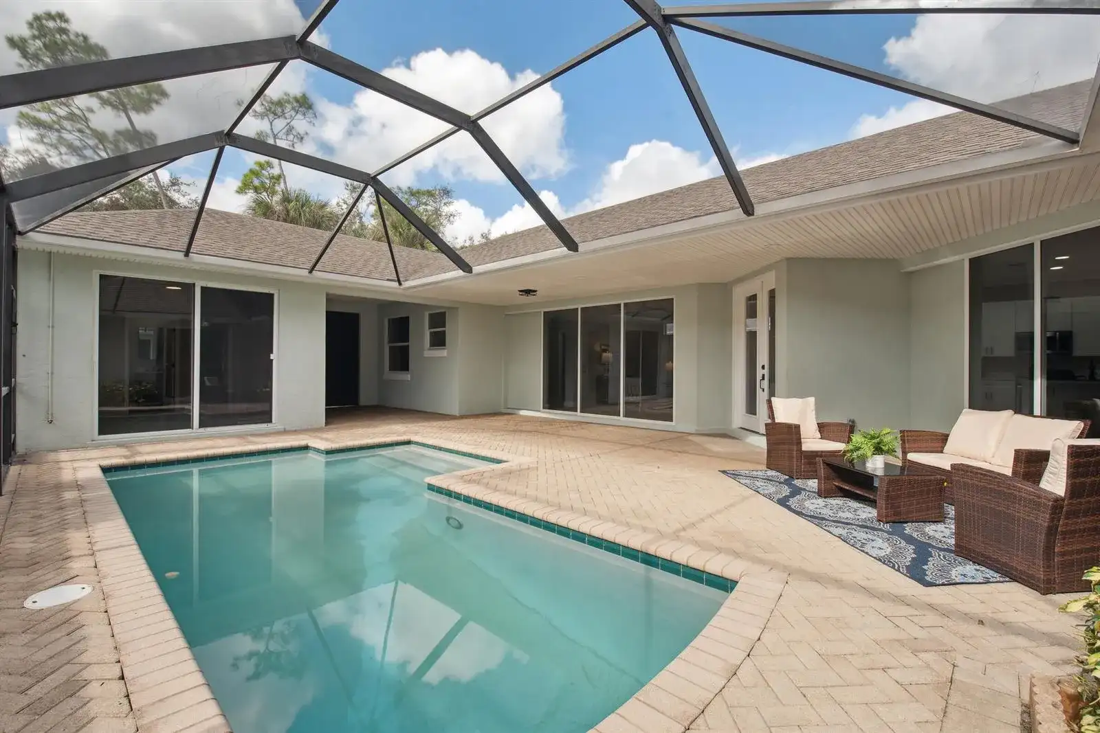 1018 CAROLINA Circle SW, Vero Beach FL 32962 photo 3