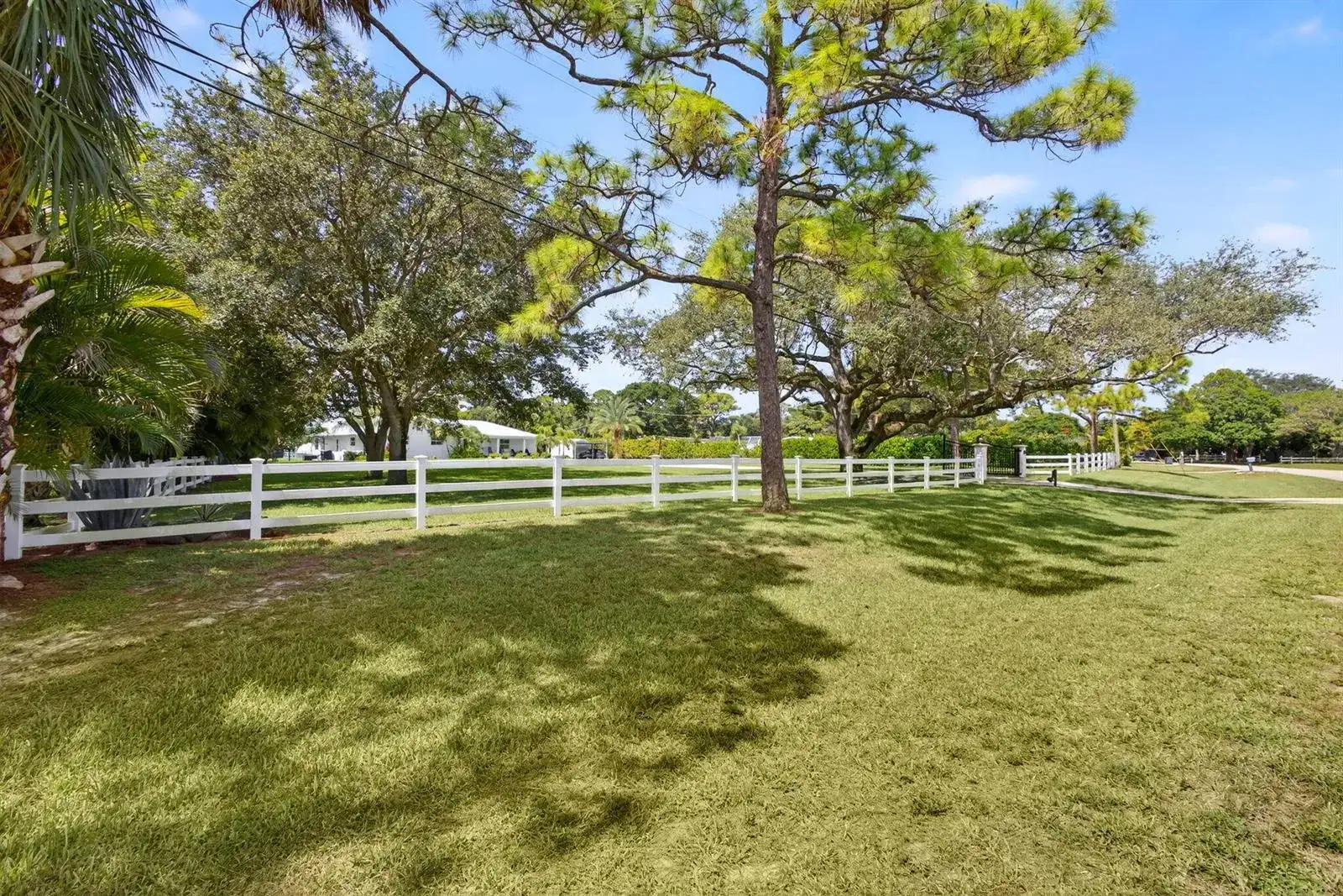 4628 SQUARE LAKE Drive, Palm Beach Gardens FL 33418 photo 3