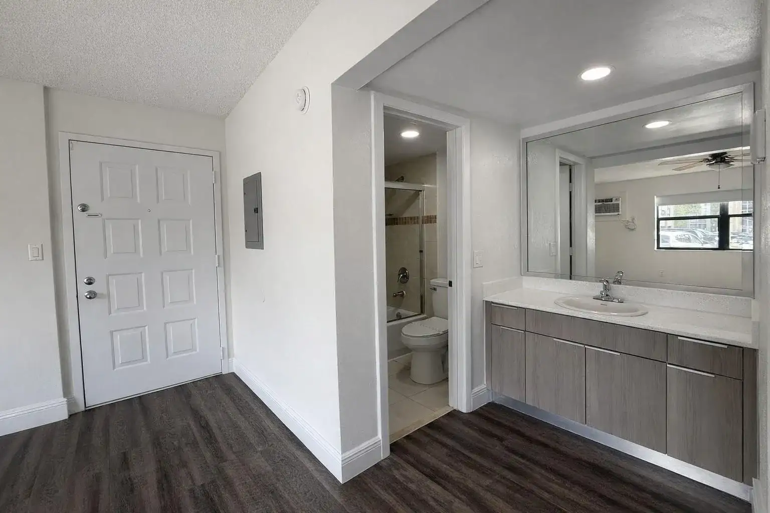 17350 NW 68th Avenue # 402A, Hialeah FL 33015 photo 4
