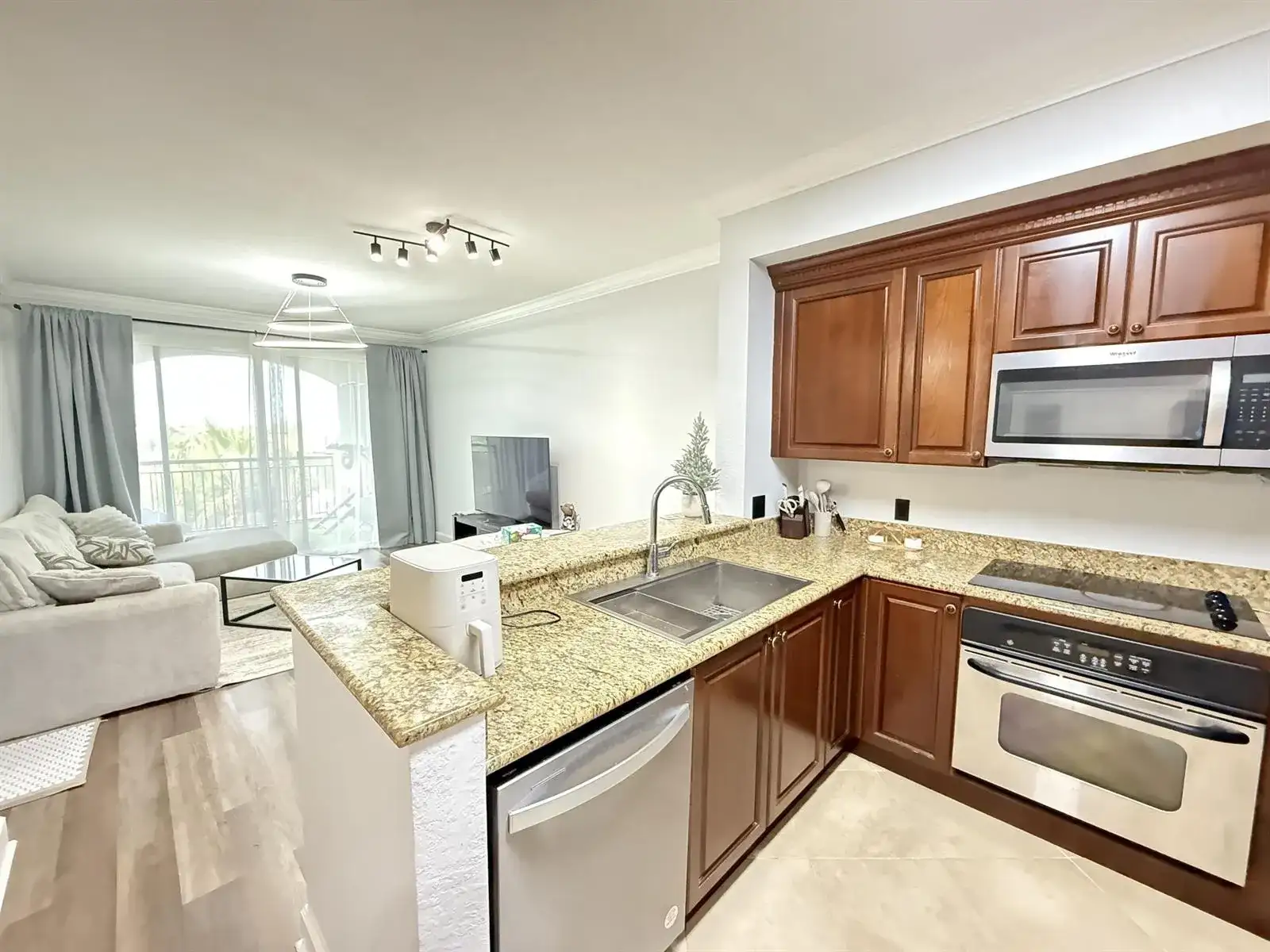 1660 Renaissance Commons Boulevard, Boynton Beach FL 33426 photo 5