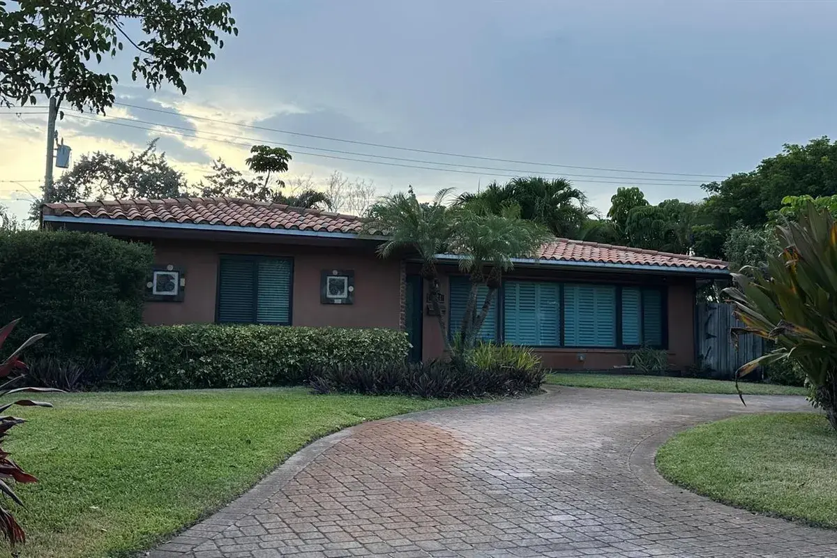 4621 NE 18TH Terrace, Fort Lauderdale FL 33308
