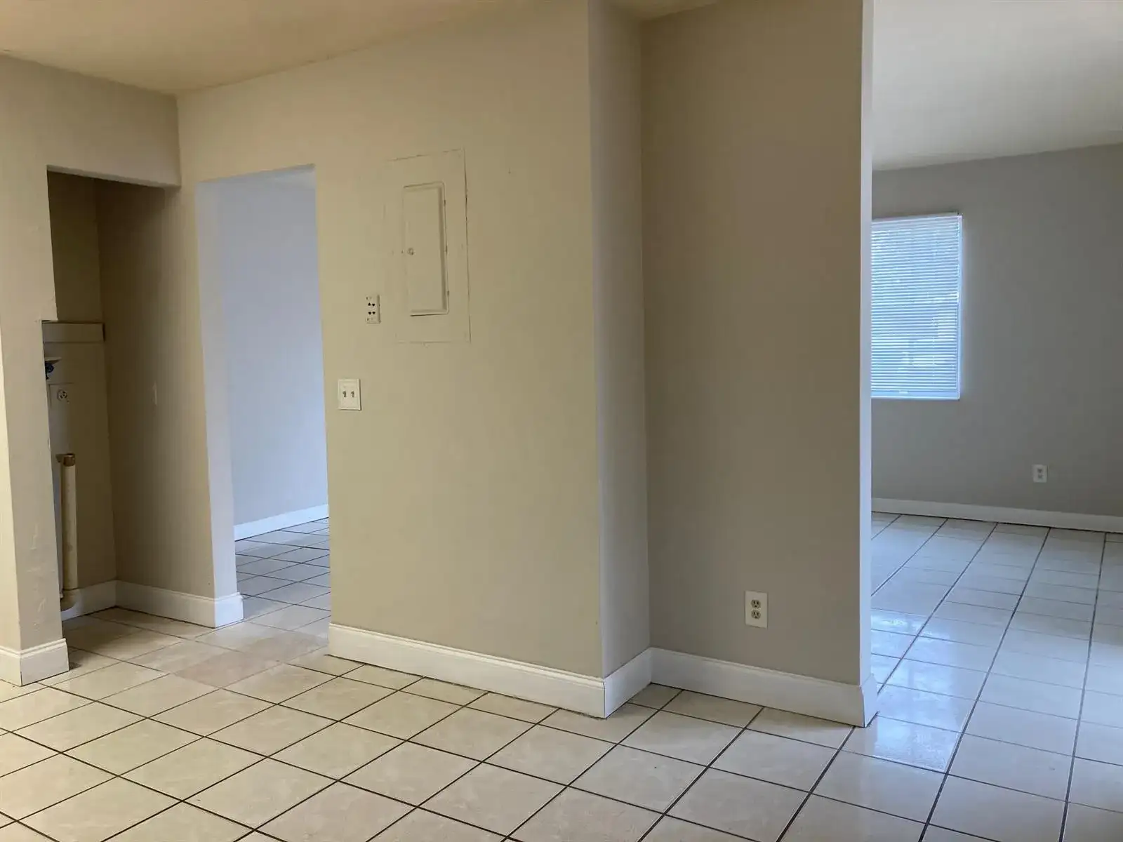 6124 LINCOLN Street, Hollywood FL 33024 photo 2