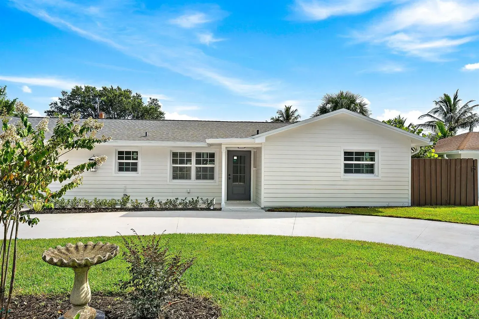 109 E RIVERSIDE Drive, Jupiter FL 33469
